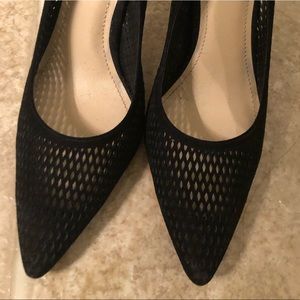 Great pair 4 1/2 inch heels! Wore them once.there worth it just can’t fit them.